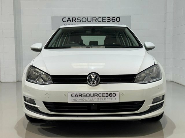 Volkswagen Golf 2015 1.6 Tdi Bluemotion Tech Match Hatchback D White #4