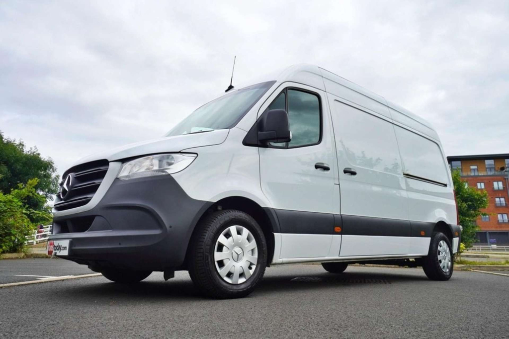 Mercedes-Benz Sprinter 3.5T H2 Premium Van 9G-tronic Silver #2