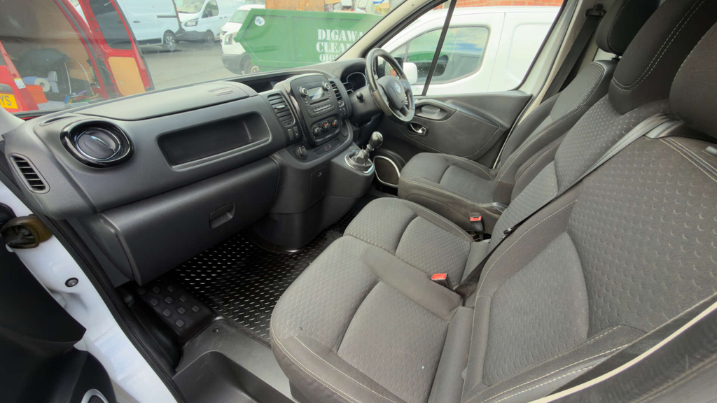 Vauxhall Vivaro Panel Van White #7