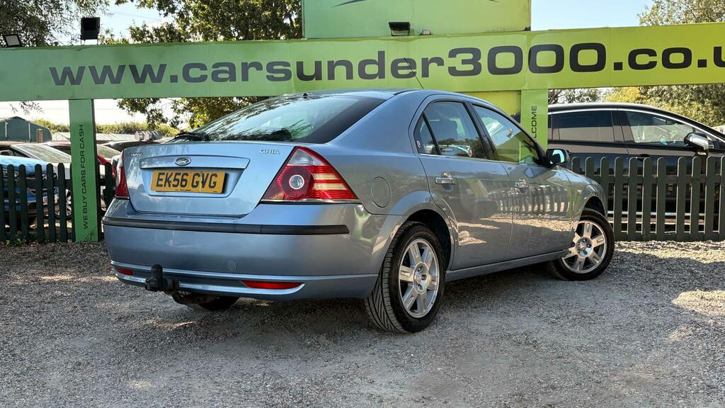 Ford Mondeo Hatchback Silver #4