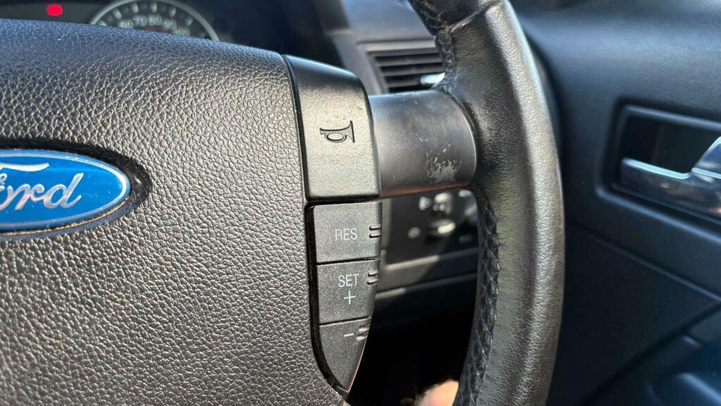 Ford Mondeo Hatchback Silver #17