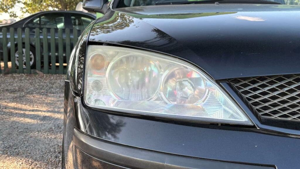 Ford Mondeo Hatchback Grey #36