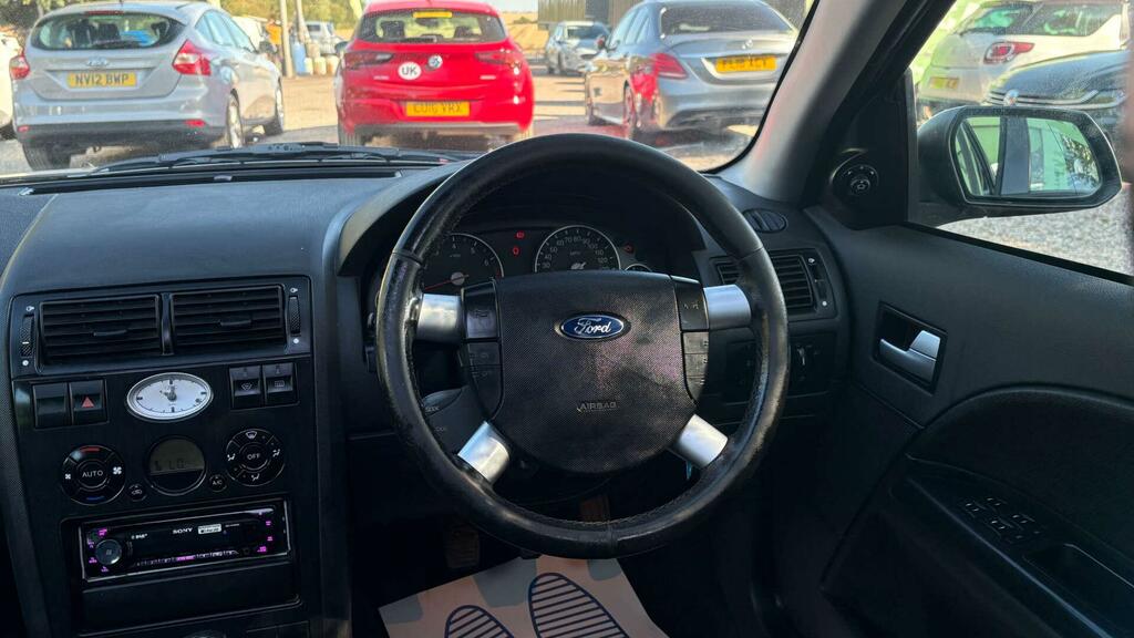 Ford Mondeo Hatchback Grey #15