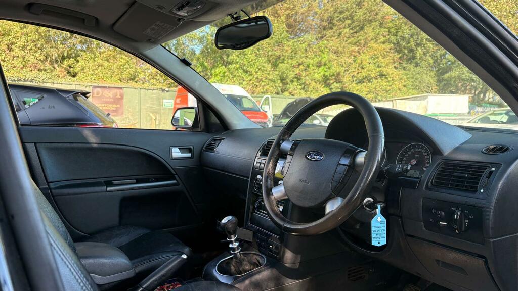 Ford Mondeo Hatchback Grey #7