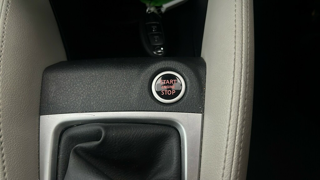 Nissan Micra Tekna Xtronic Ig-t92 Black #24