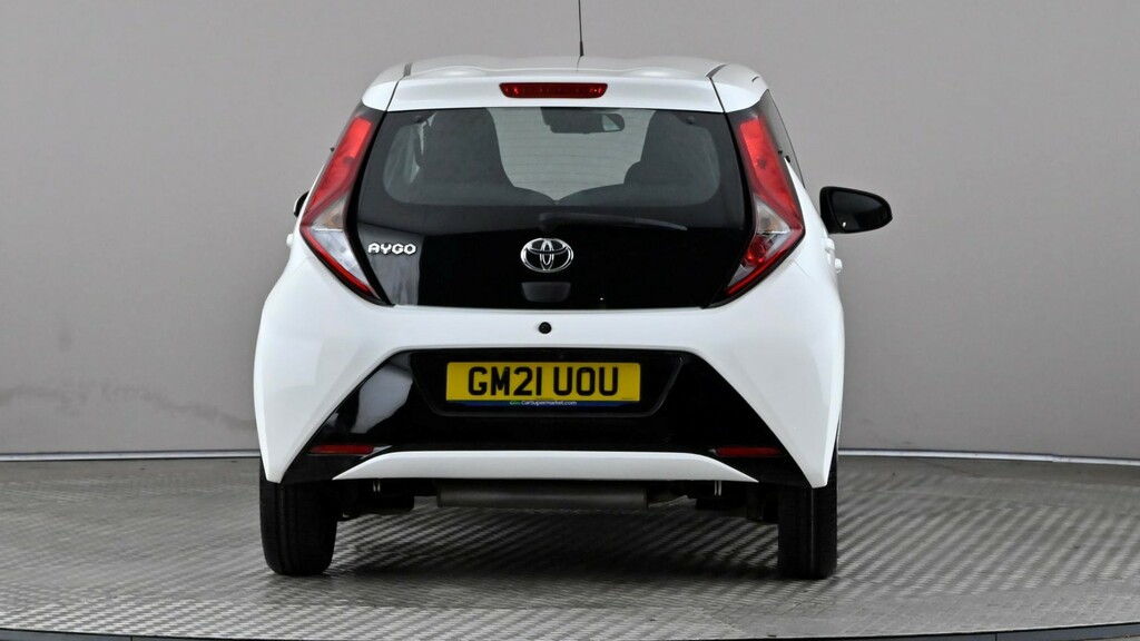 Toyota Aygo 1.0 Vvt-i X-play Tss GM21UOU White #5