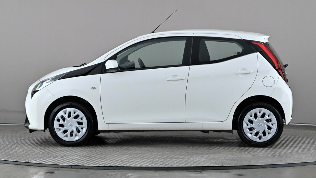 Toyota Aygo 1.0 Vvt-i X-play Tss GM21UOU White #3