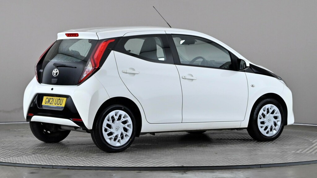 Toyota Aygo 1.0 Vvt-i X-play Tss GM21UOU White #6