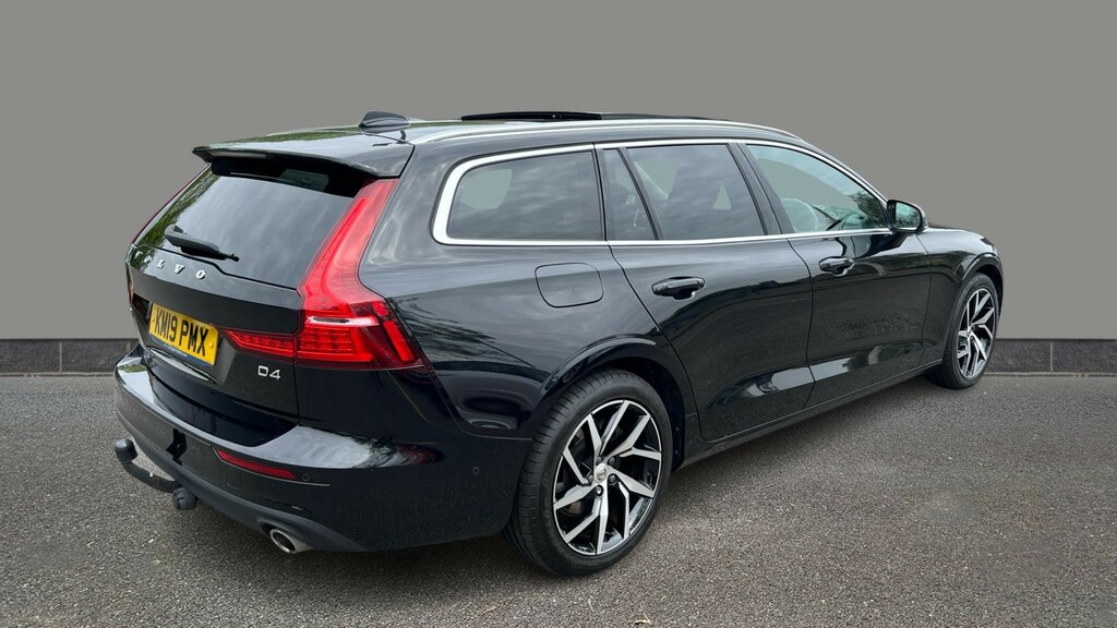 Volvo V60 2.0 D4 190 Momentum Pro Black #6