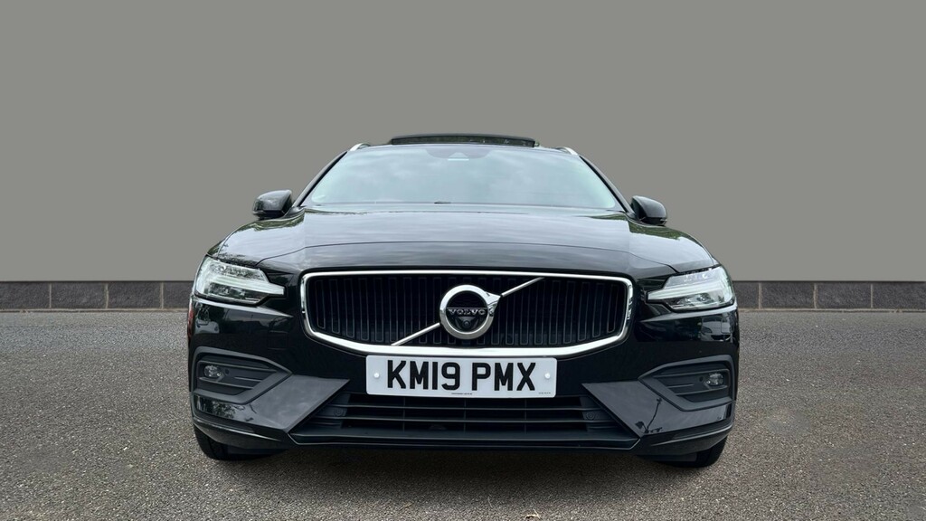 Volvo V60 2.0 D4 190 Momentum Pro Black #2