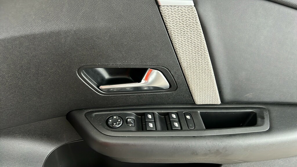 Citroen C4 Max White #24