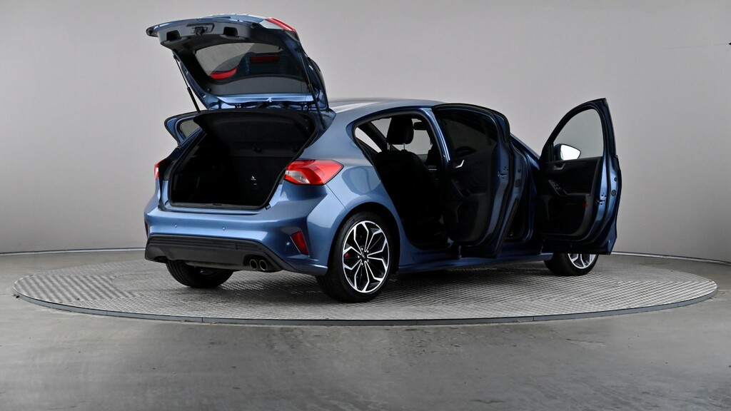 Ford Focus Hatchback Blue #12