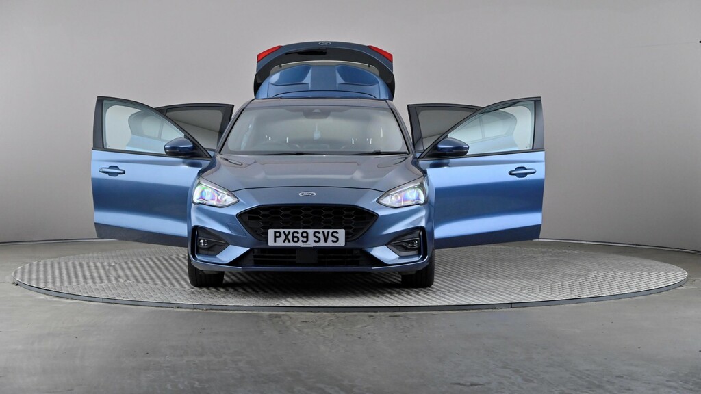 Ford Focus Hatchback Blue #8