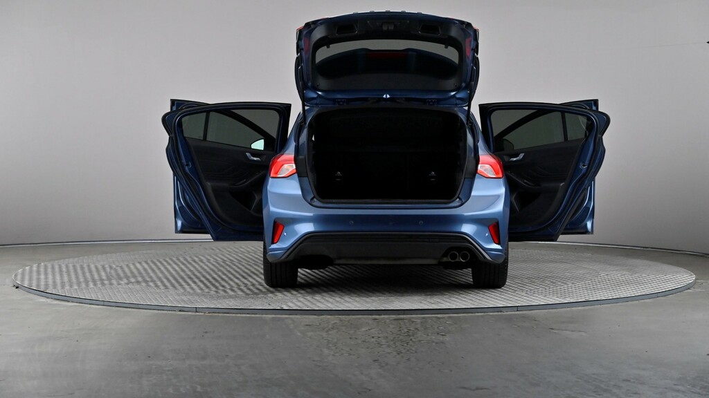 Ford Focus Hatchback Blue #11