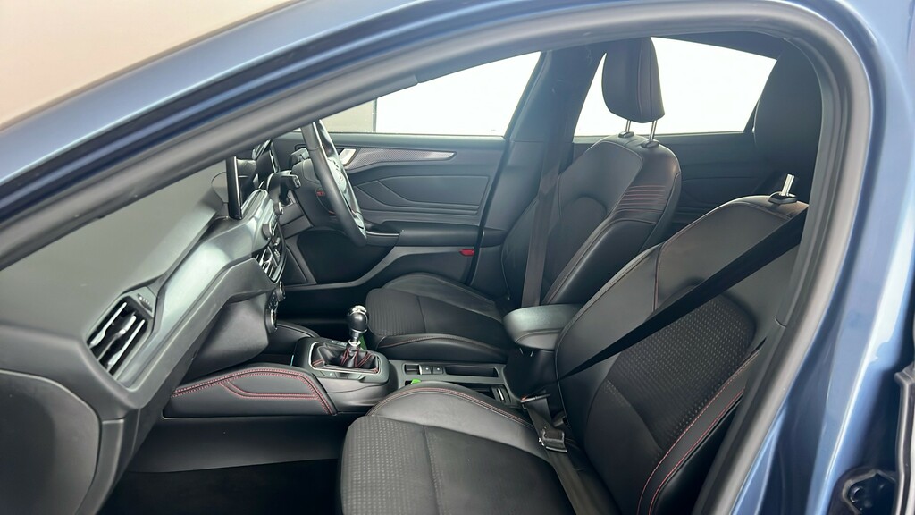 Ford Focus Hatchback Blue #17