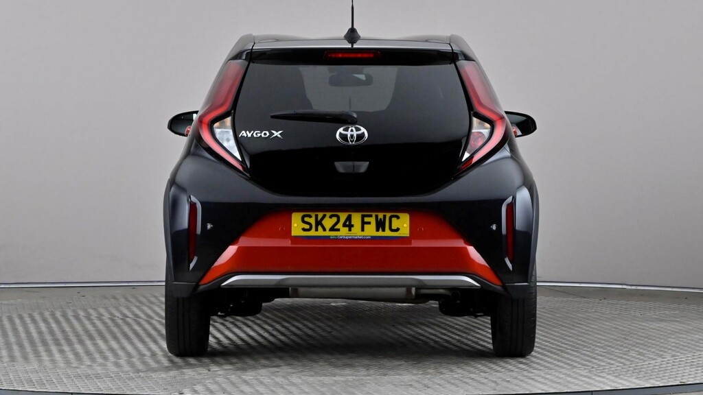 Toyota Aygo X 1.0 Vvt-i Exclusive Red #5