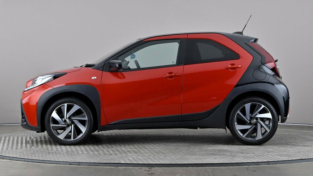 Toyota Aygo X 1.0 Vvt-i Exclusive Red #3