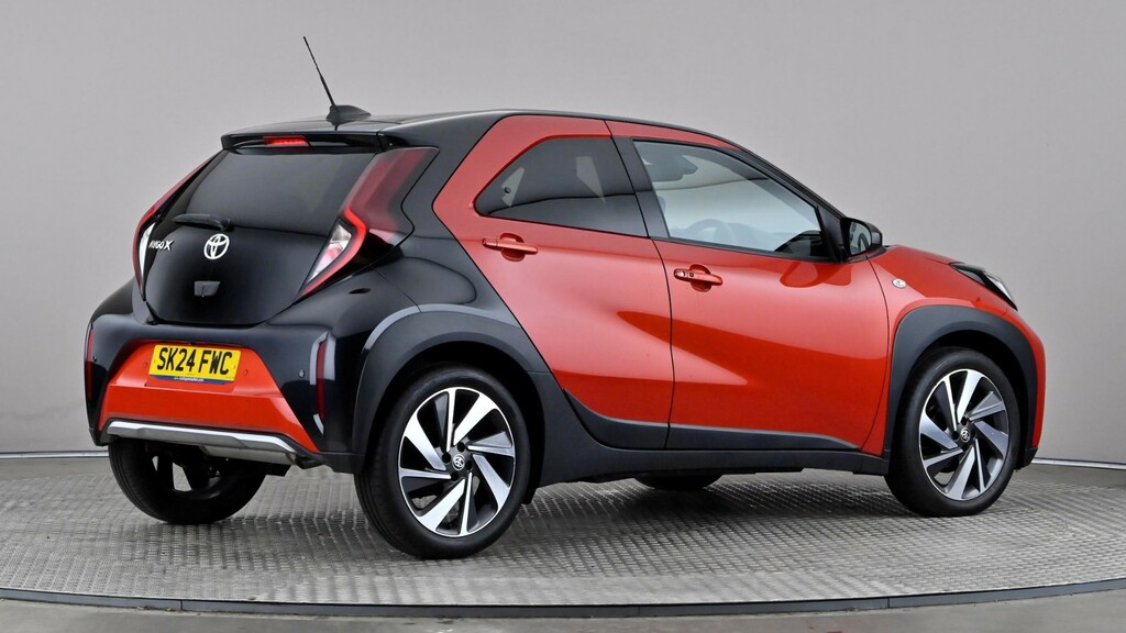 Toyota Aygo X 1.0 Vvt-i Exclusive Red #6