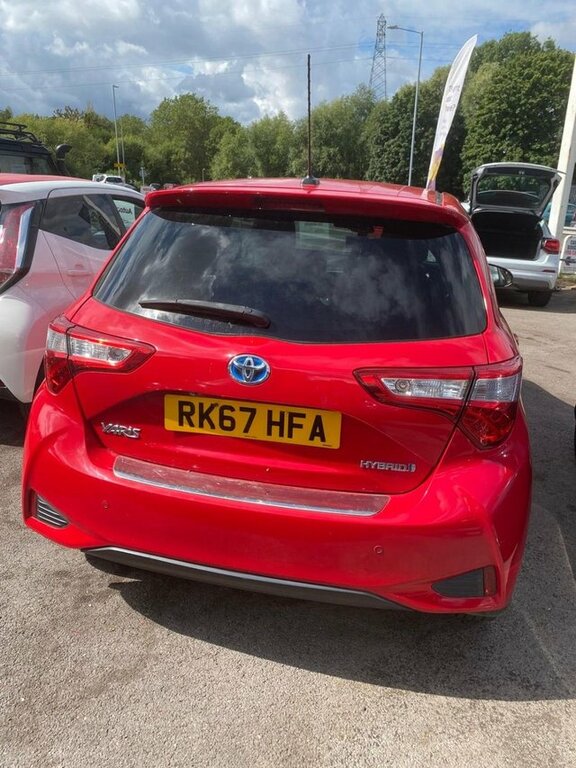 Toyota Yaris 2017 1.5 Vvt-h Excel Hatchback Hybrid E Red #4