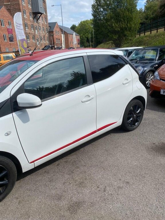 Toyota Aygo 2017 1.0 Vvt-i X-press Hatchback X-shif White #2