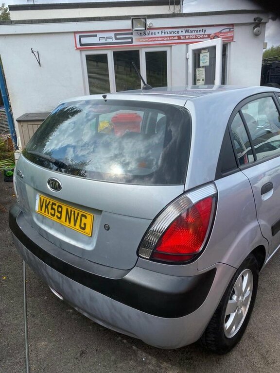 Kia RIO 2009 1.4 2 Hatchback 139 Gkm, Silver #3