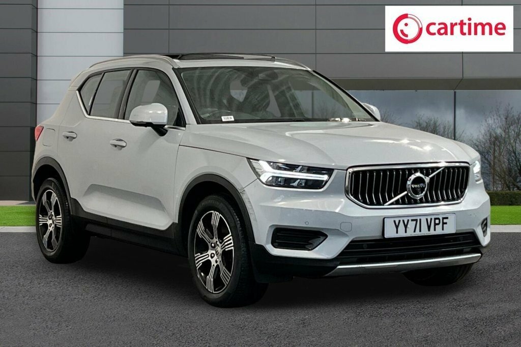 Volvo XC40 2L Inscription YY71VPF Silver