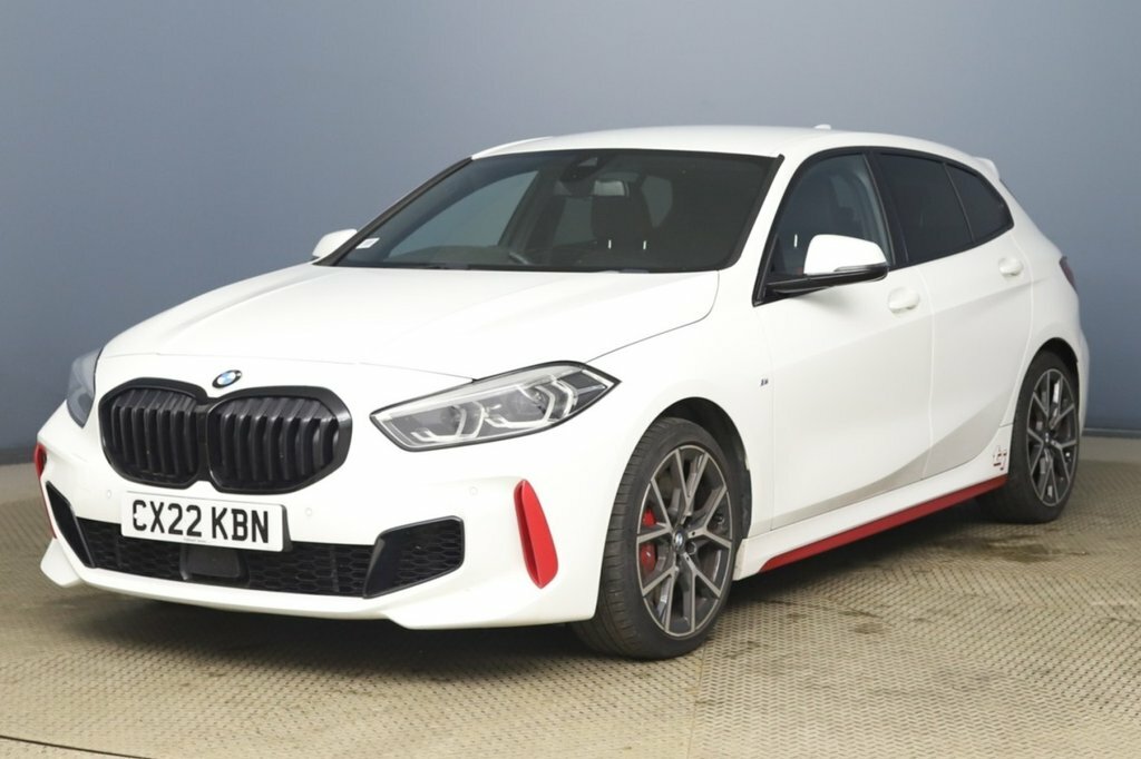 BMW 1 Series Hatchback CX22KBN White #2