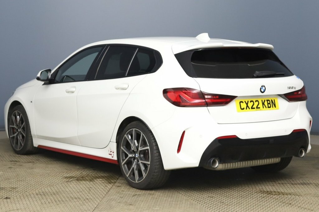 BMW 1 Series Hatchback CX22KBN White #5