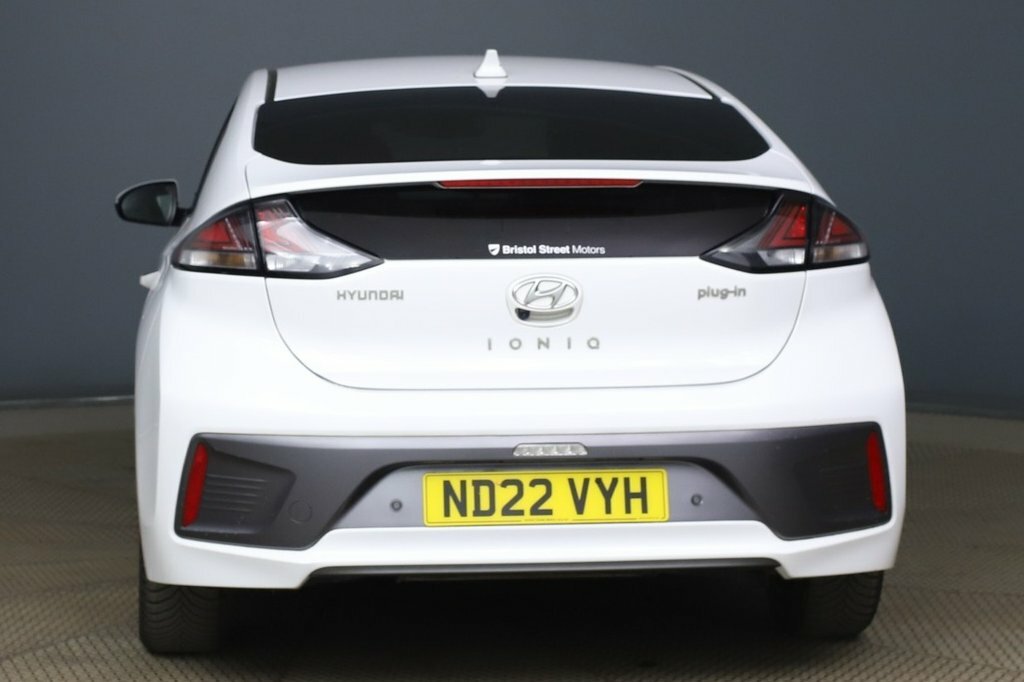 Hyundai Ioniq 1L Premium Se White #6