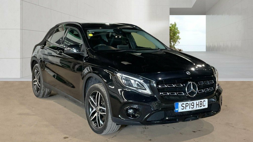 Mercedes-Benz GLA Class 1.6L Urban Edition Black