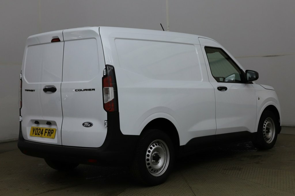 Ford Transit Courier 1L Leader White #4