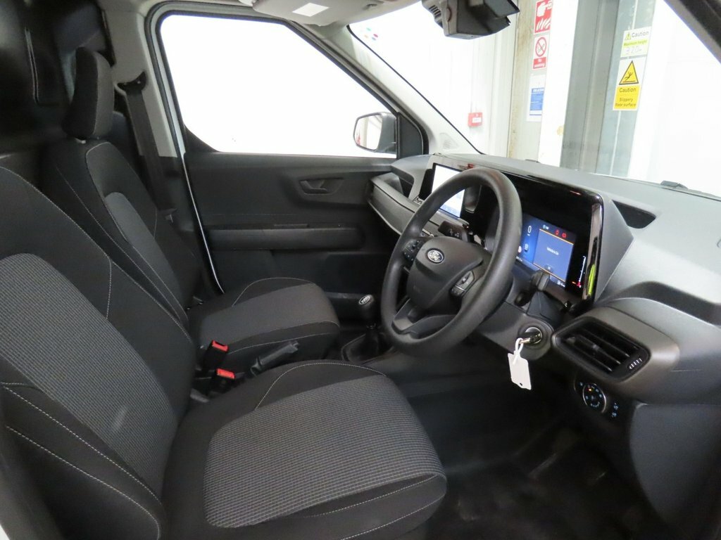 Ford Transit Courier Active Grey #7