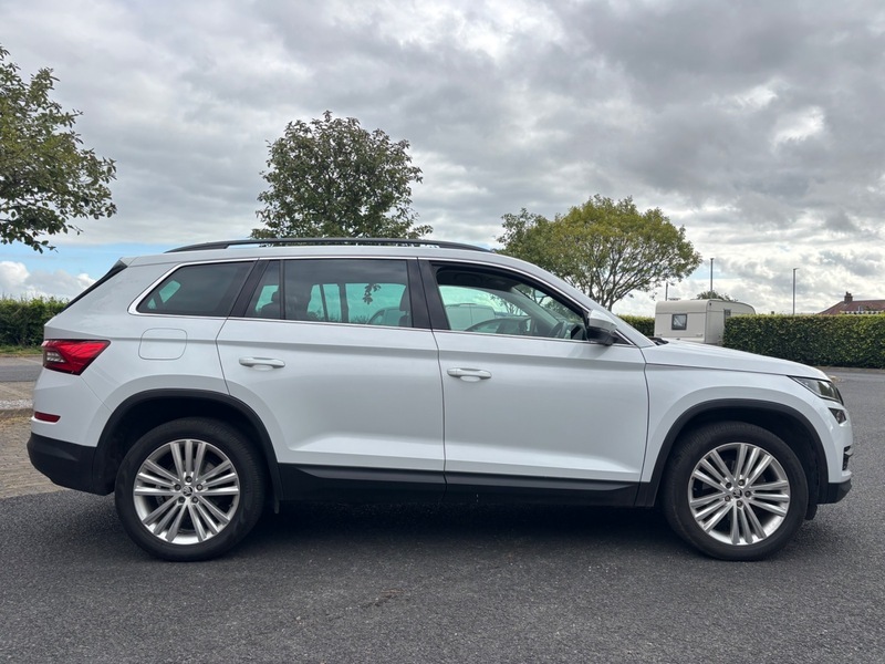 Skoda Kodiaq Se L Tdi 4X4 White #5