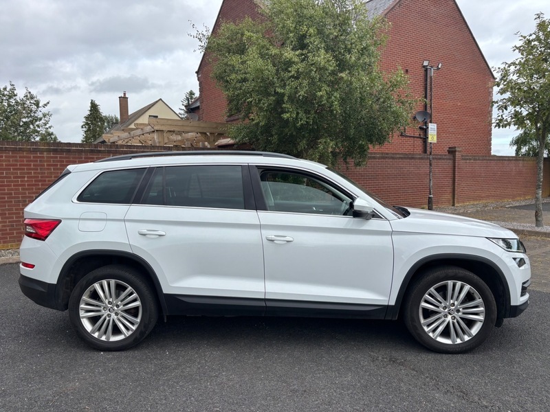 Skoda Kodiaq Se L Tdi 4X4 White #4