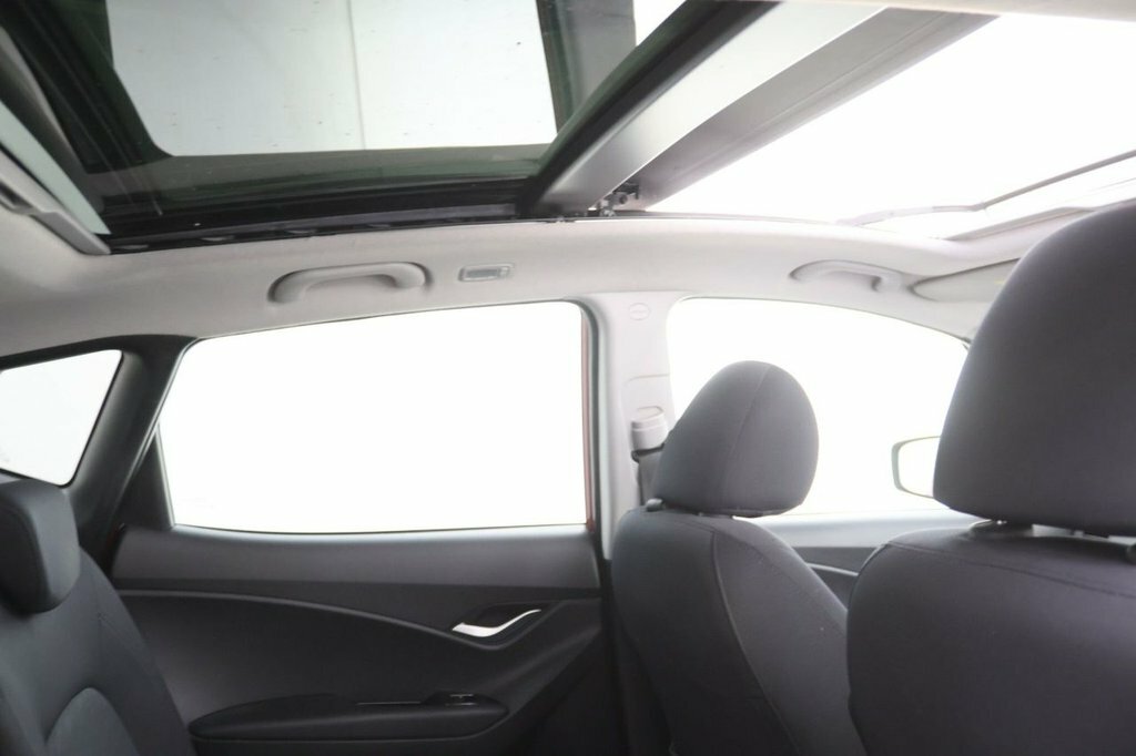 Hyundai Ix20 1.6L Premium Nav Red