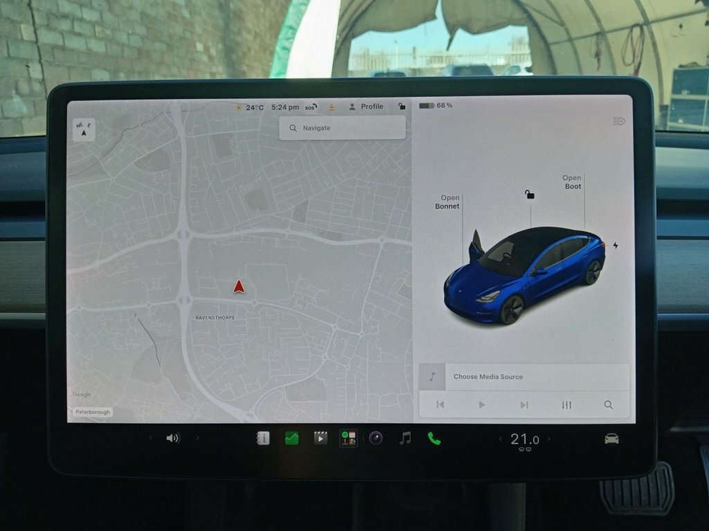 Tesla Model 3 Saloon YC21BWA Blue #6