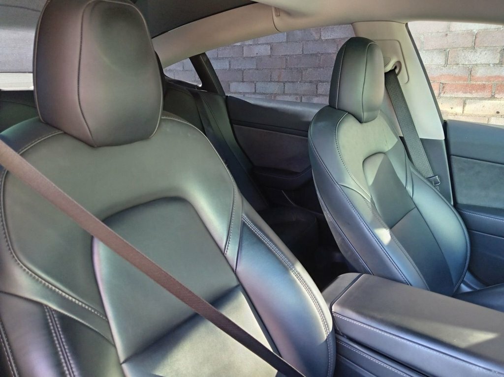 Tesla Model 3 Saloon YC21BWA Blue #5