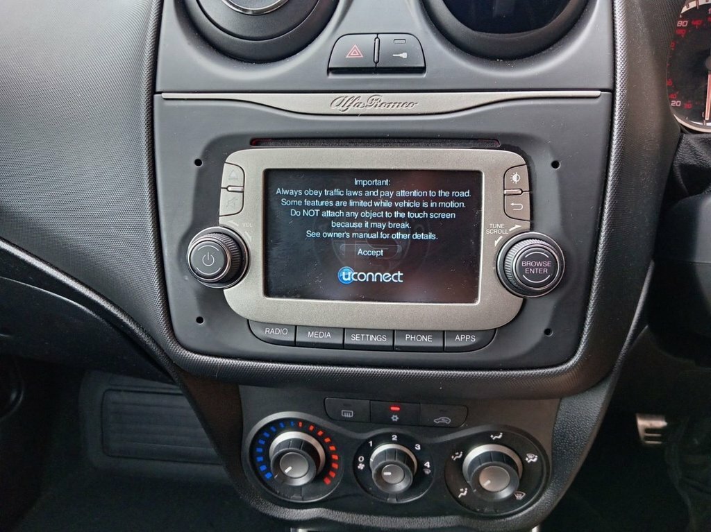 Alfa Romeo MiTo 1.4L Super White #4