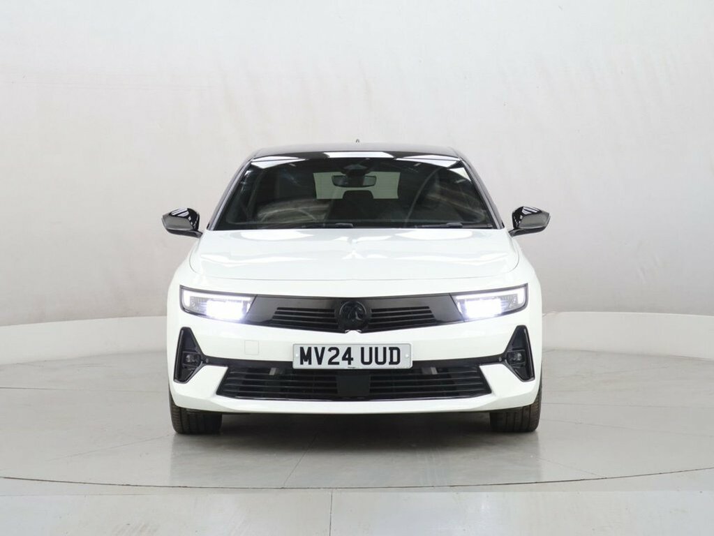 Vauxhall Astra 1.2L Gs MV24UUD White #2