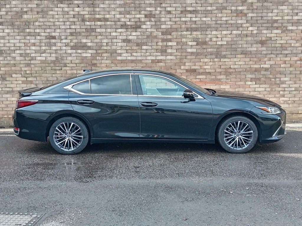 Lexus ES Saloon Black #5