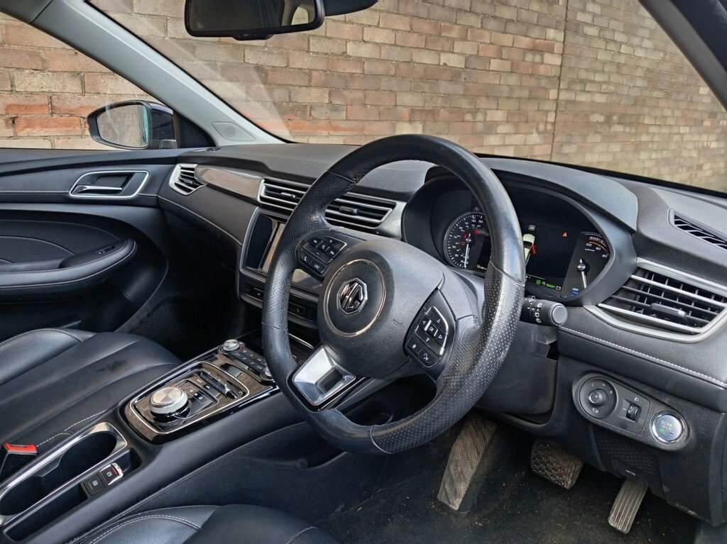 MG MG5 Estate Black #4