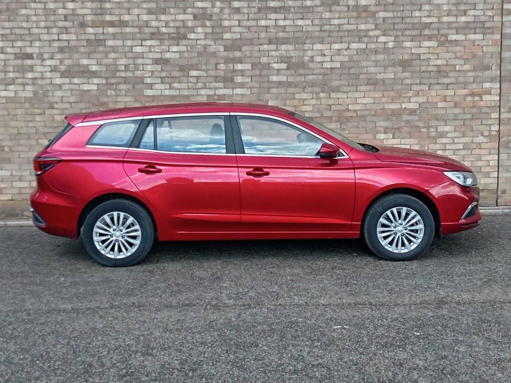 MG MG5 Estate Red #2