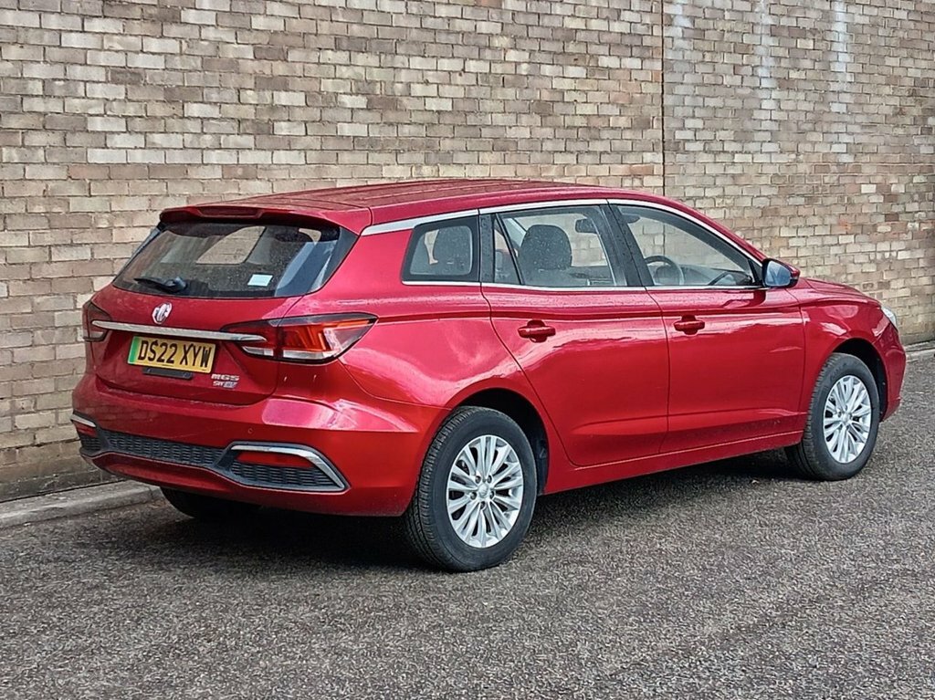 MG MG5 Estate Red #3