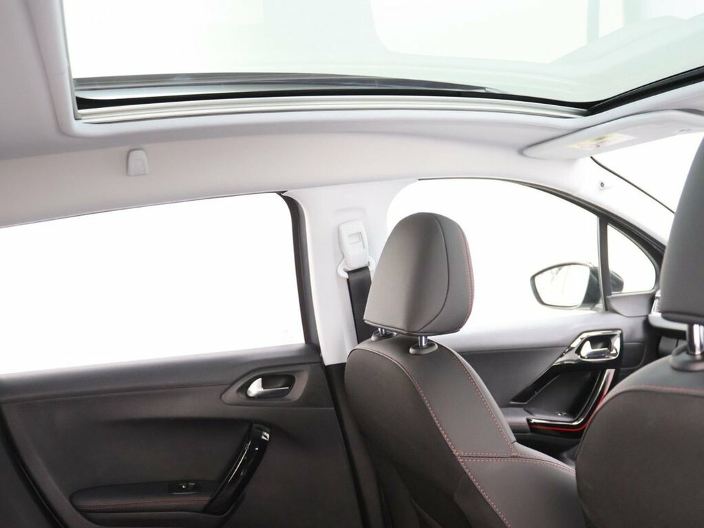 Peugeot 2008 1L Gt Line Grey #2