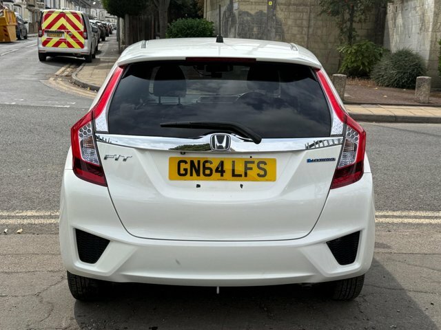 Honda Fit 1.5 Hybrid White #6