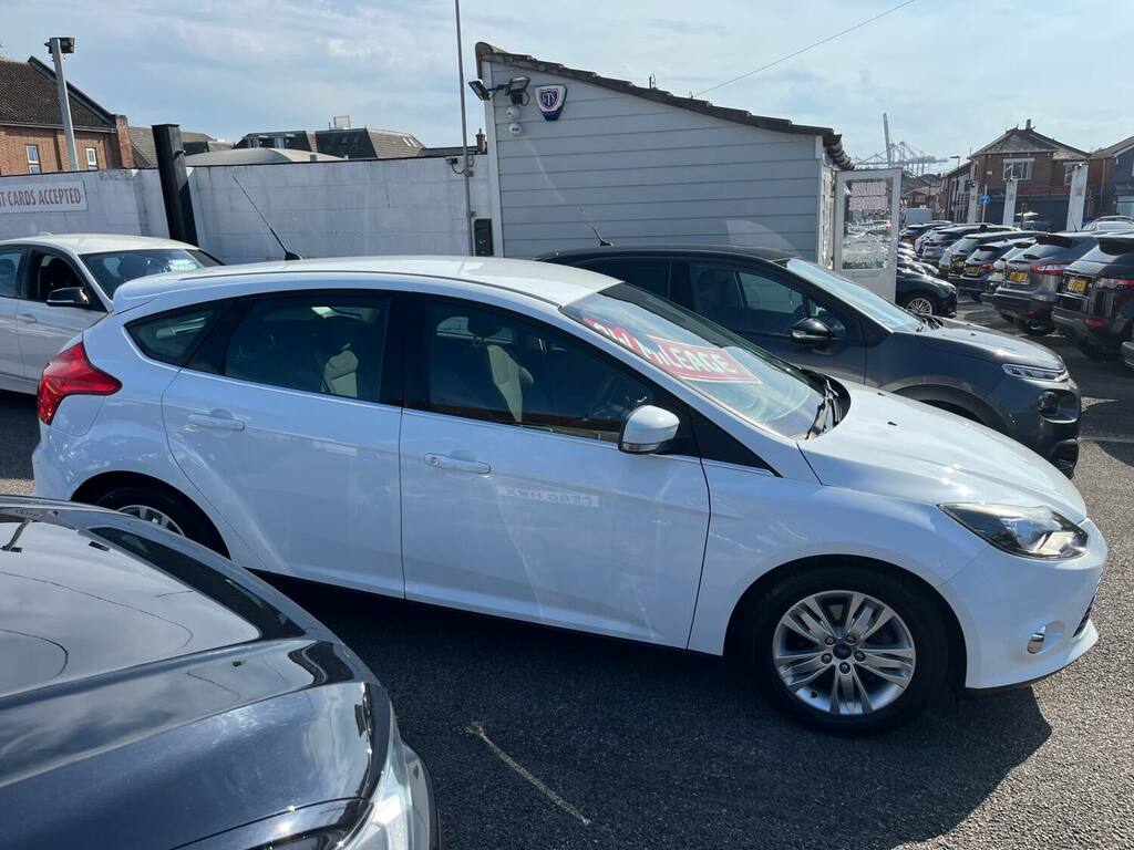 Ford Focus 1.0 125 Ecoboost Titanium Navigator HJ64HMY White #6