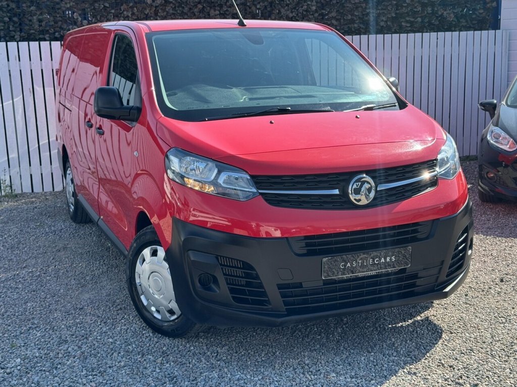 Vauxhall Vivaro 1.5L Dynamic 6Dr Red