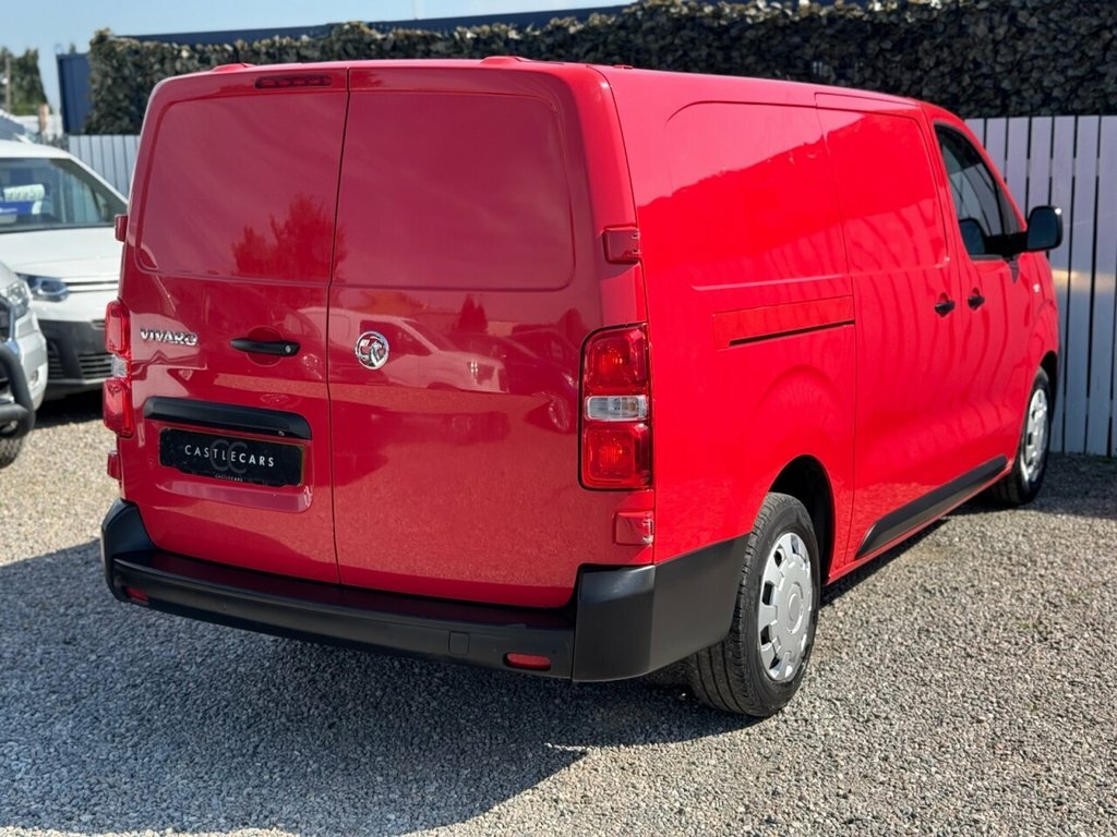 Vauxhall Vivaro 1.5L Dynamic 6Dr DY22YCF Red #6