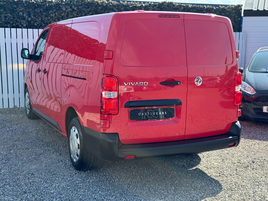 Vauxhall Vivaro 1.5L Dynamic 6Dr DY22YCF Red #4