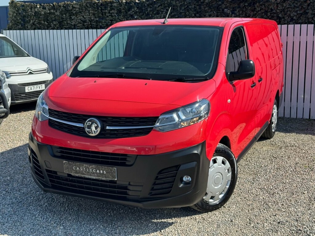 Vauxhall Vivaro 1.5L Dynamic 6Dr DY22YCF Red #3